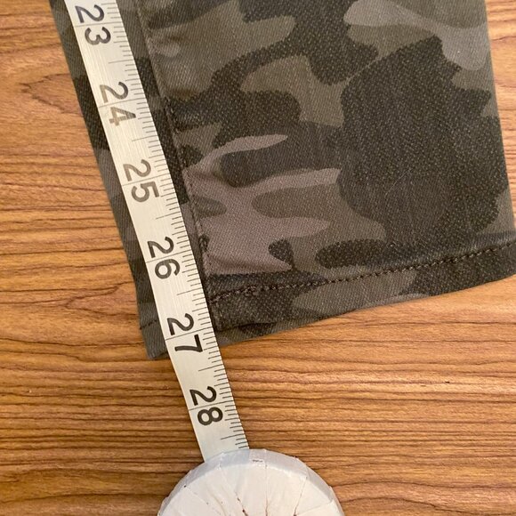 Good American Good Waist Camo-Print Skinny Jeans Size 6/28 - Picture 6 of 6